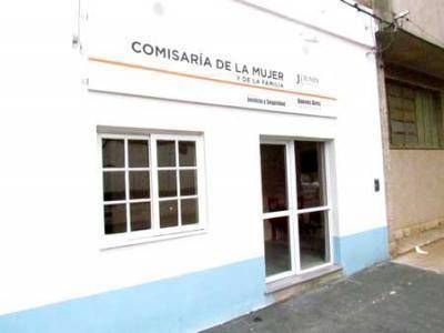 Una mujer fue atacada por su pareja y cuando iba a denunciarlo volvi� a agredirla