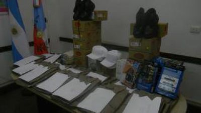 Entrega de indumentaria e insumos para personal de Salud