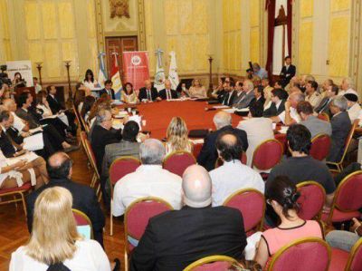 Ahora aseguran que Rosario tendr� este a�o su polic�a de proximidad