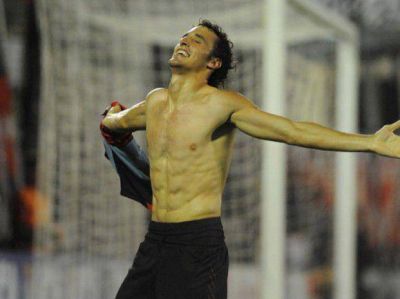 Newell's exhibi� su potencial y dobleg� a Olimpia en su debut en la Copa