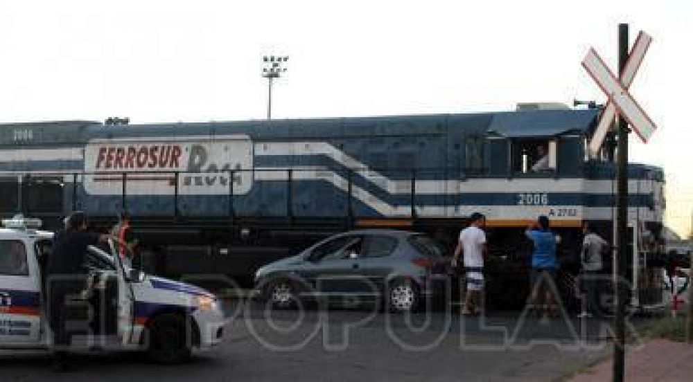 Un tren choc� a un auto: no hubo heridos