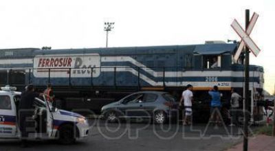 Un tren choc� a un auto: no hubo heridos