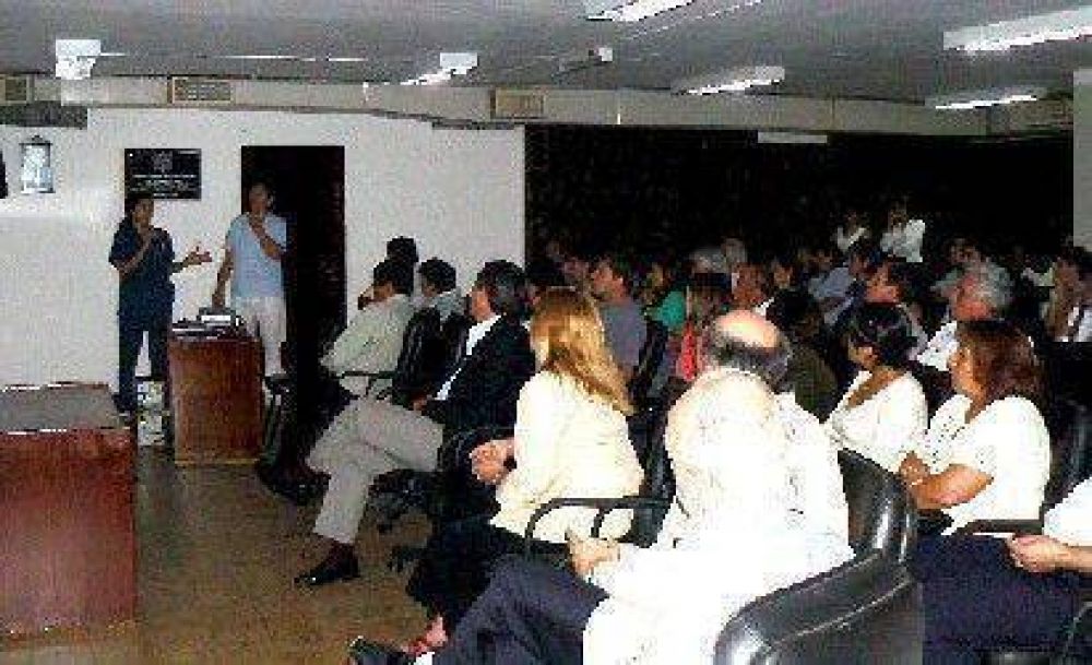 Se dicto charla sobre el dengue en la Legislatura