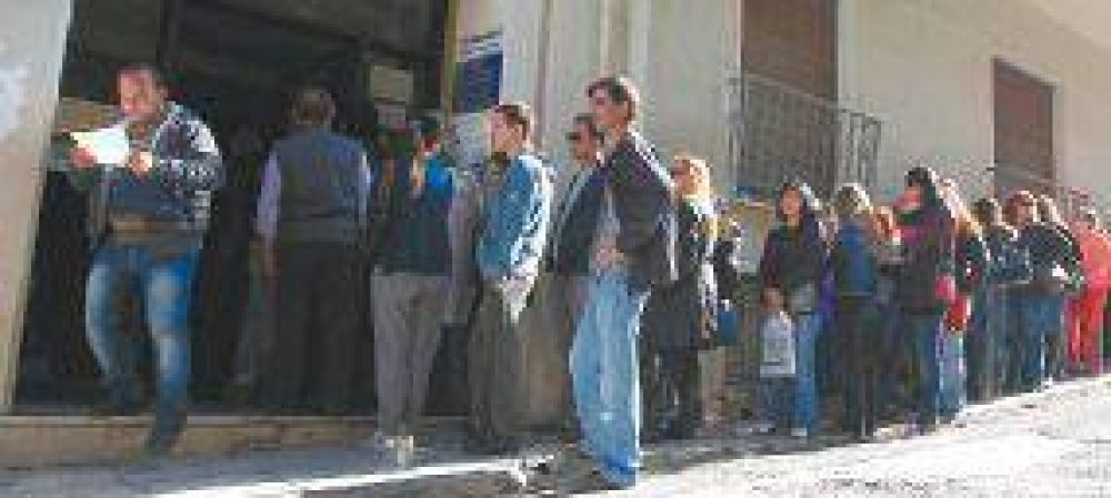 La desocupaci�n alcanz� el r�cord de 27% en Grecia