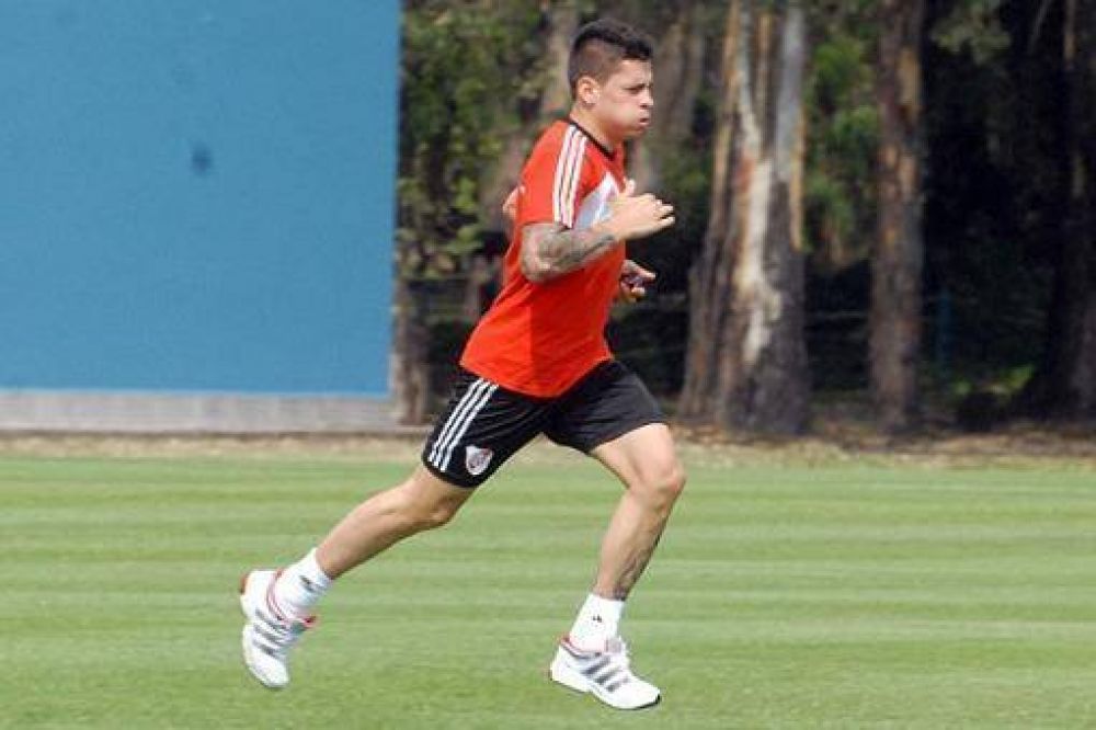 Iturbe fue habilitado para jugar y qued� a disposici�n de Ram�n D�az