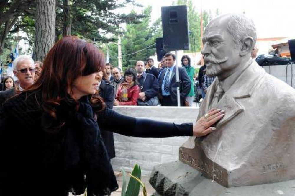 Cristina destac� que "se han realizado obras como nunca antes en la historia"