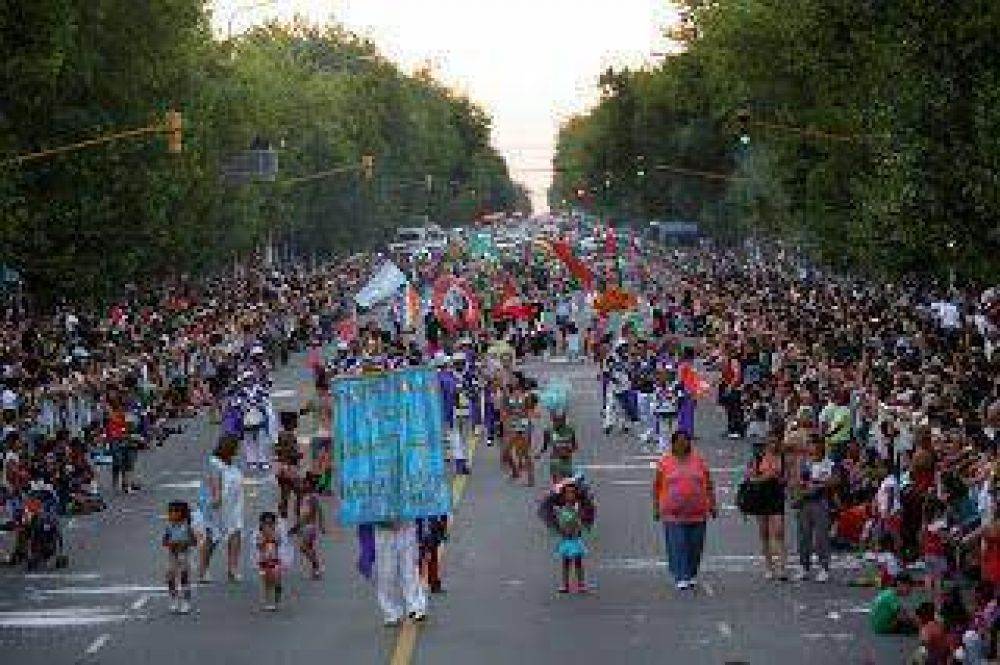 Este fin de semana contin�an los corsos barriales de Mar del Plata