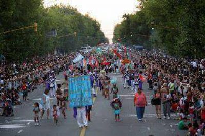 Este fin de semana contin�an los corsos barriales de Mar del Plata
