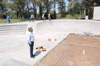 Cariglino recorri� la obra del Skate Park