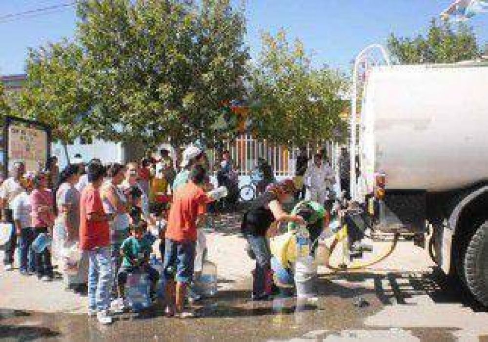 Corte de agua castig� a toda la comarca petrolera 