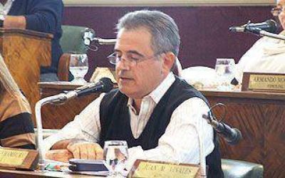 Oyhambur� descart� �un exilio� de ediles oficialistas al massismo