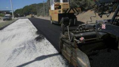 PAVIMENTAN LA COSTANERA EN QUEQU�N