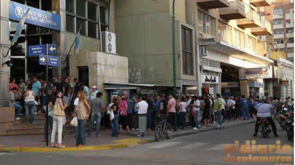 Ahora el Banco Naci�n promete pr�stamos tras los d�bitos masivos