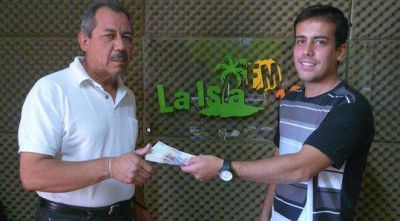 Primer ganador del concurso �Oyente Fiel�