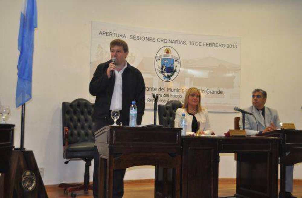 El transporte, las viviendas y los j�venes las fuertes claves para el 2013