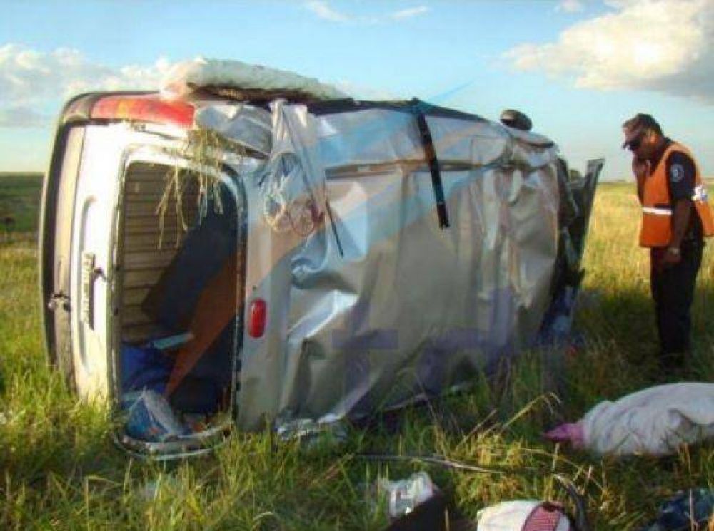 Familia de R�o Grande sufri� violento accidente en la ruta 3