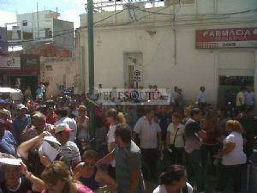 Otorgar�n pr�stamos a empleados estatales para afrontar los descuentos