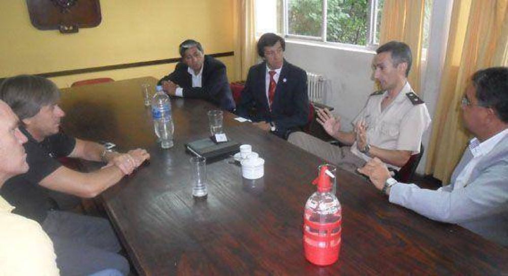 Jefe de Gendarmer�a se reuni� con concejales