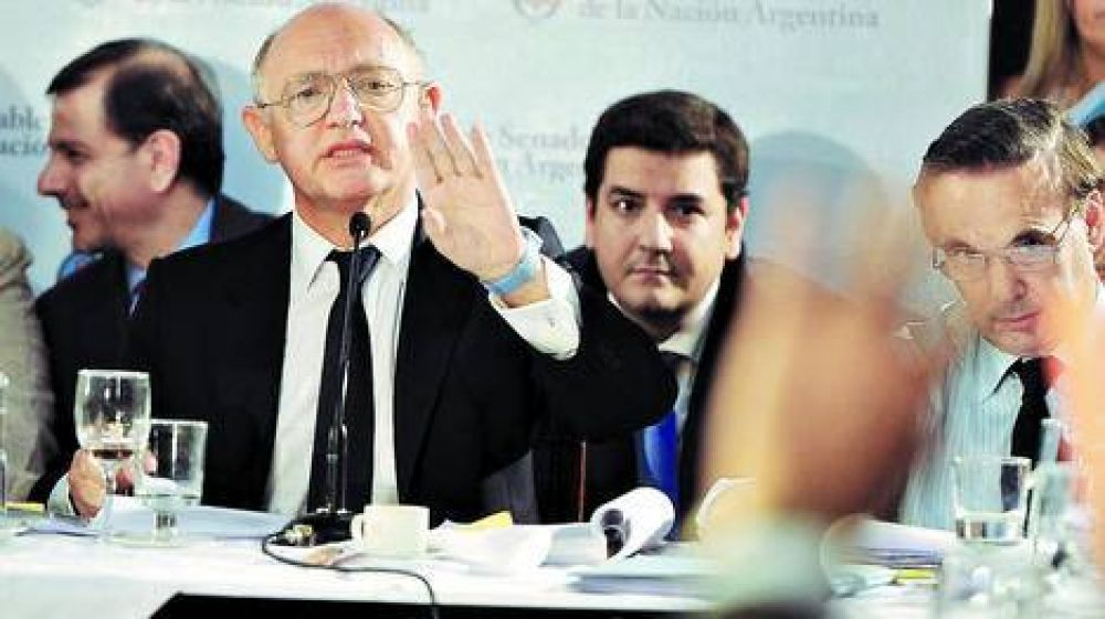 Timerman dijo que la AMIA busca frenar la causa, y le replicaron duro