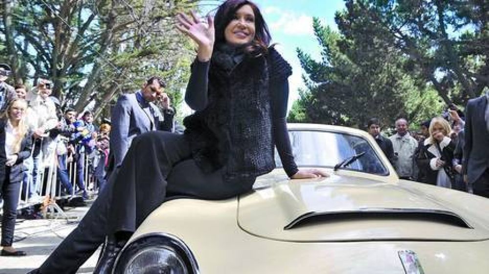 Desde El Calafate, Cristina critic� a Peralta y a Macri