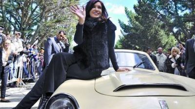 Desde El Calafate, Cristina critic� a Peralta y a Macri