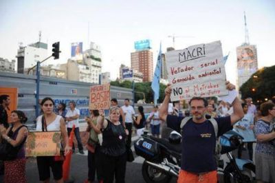 Vecinos porte�os protestan por la "privatizaci�n del espacio p�blico"