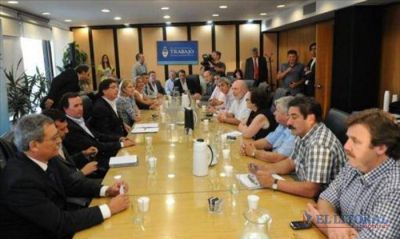 Cierre unilateral de paritarias: la Naci�n enviar� $448 a cada docente correntino