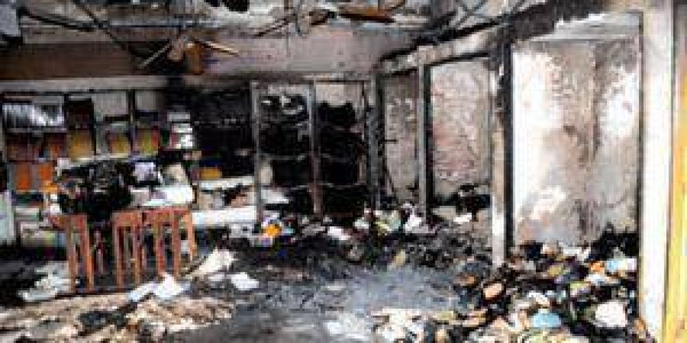Incendian la biblioteca de una escuela