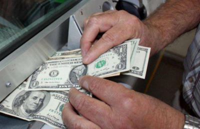 El d�lar estable a $ 5,015