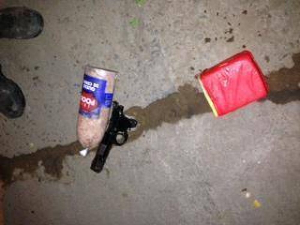PRIMICIA DIARIO JUNIN: RAID DELICTIVO ROBAN TAXI, MOTO, DOS COMERCIOS Y UNA PAREJA , 4 DETENIDOS TRAS PERSECUCION POR TODA LA CIUDAD LA POLICIA LOS DETIENE