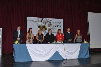 El gobernador Jorge encabez� el acto de apertura del ciclo lectivo