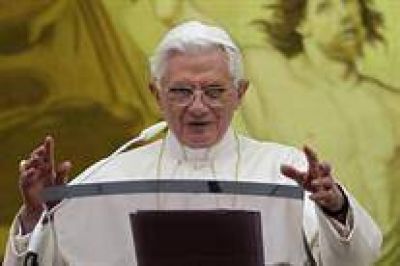 El anuncio del Papa no logr� detener las peleas internas