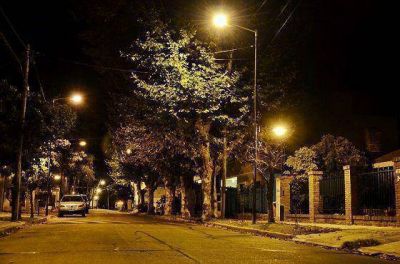 San Fernando: Nuevas luminarias para la calle Sim�n de Iriondo