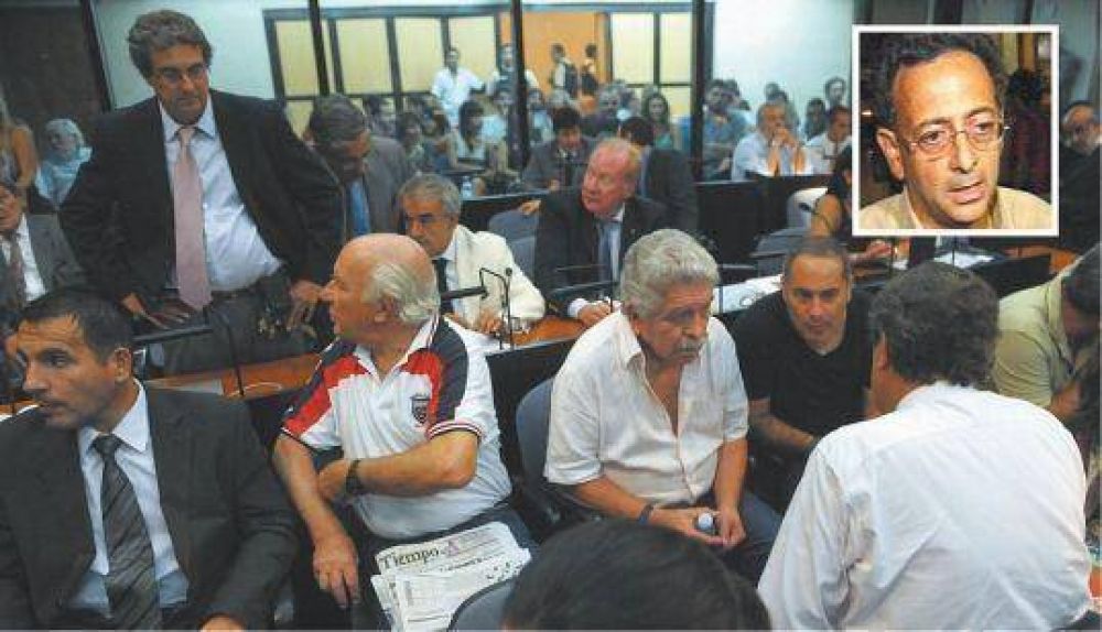 Se entreg� el jefe policial que se hab�a ausentado en la audiencia de alegatos