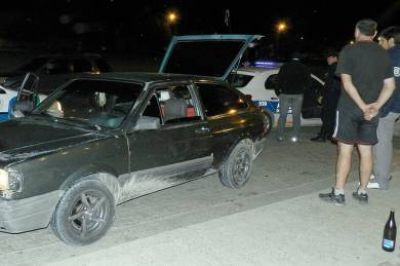 Dos peligrosos individuos detenidos portando un arma