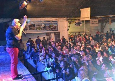 Arranc� la XXIV Edici�n del Festival �Cueva de las Manos�