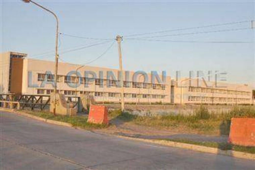 Dos carreras no se cursar�n en abril, en el nuevo Instituto