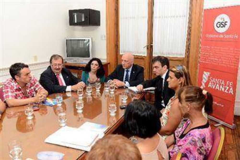 Bonfatti se reuni� con la FALGBT