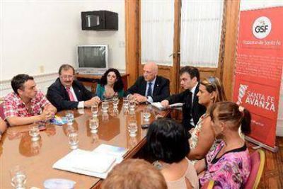 Bonfatti se reuni� con la FALGBT