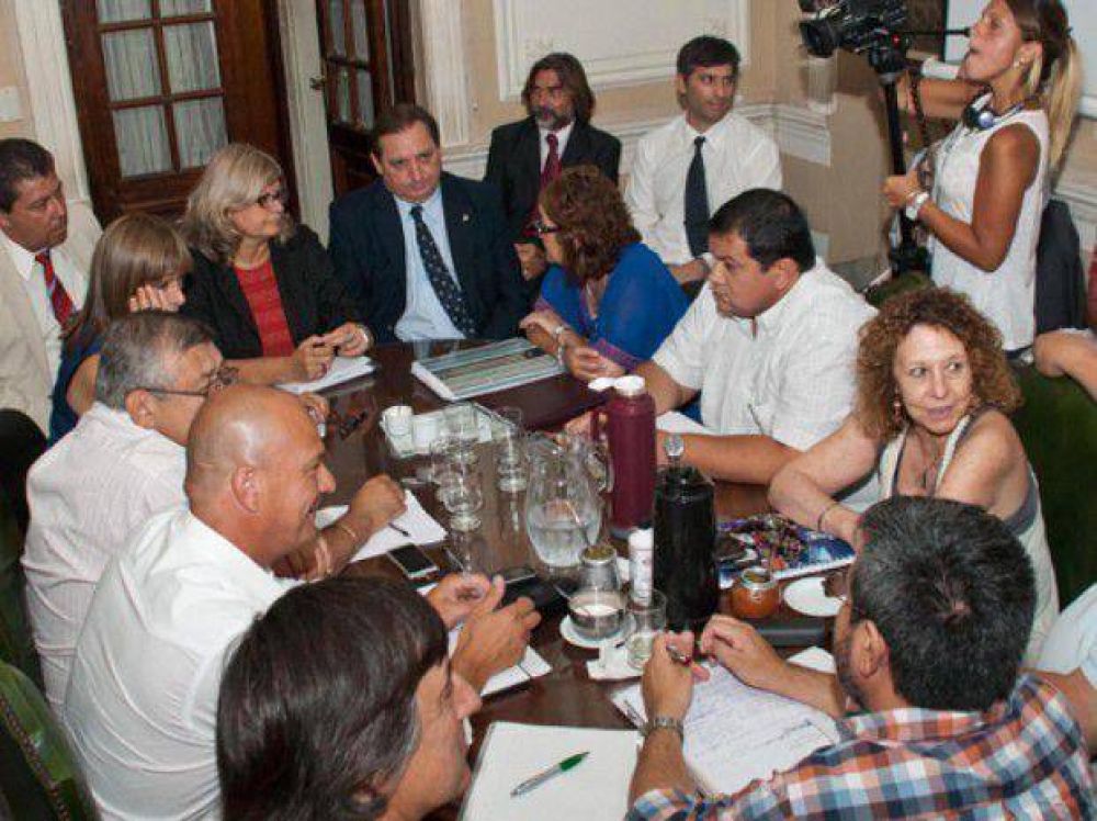 Ma�ana se reanuda en Santa Fe la paritaria con los gremios docentes con clima tenso
