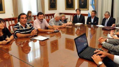 Paritarias: gremios entrerrianos esperan una convocatoria urgente del gobierno	 