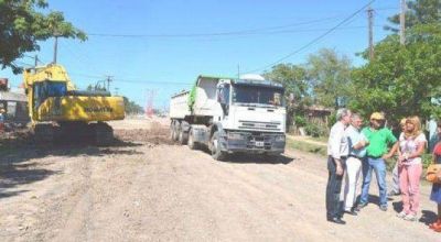 Comenz� el segundo tramo de la pavimentaci�n de la Urquiza