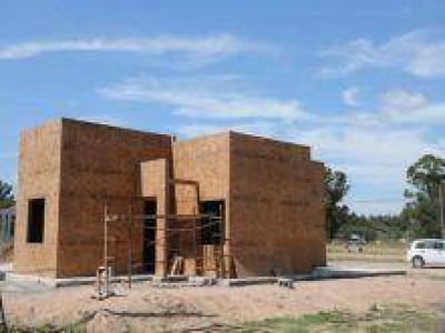 Comenzaron a levantarse las primeras casas del plan municipal �Tandil construye oportunidades�