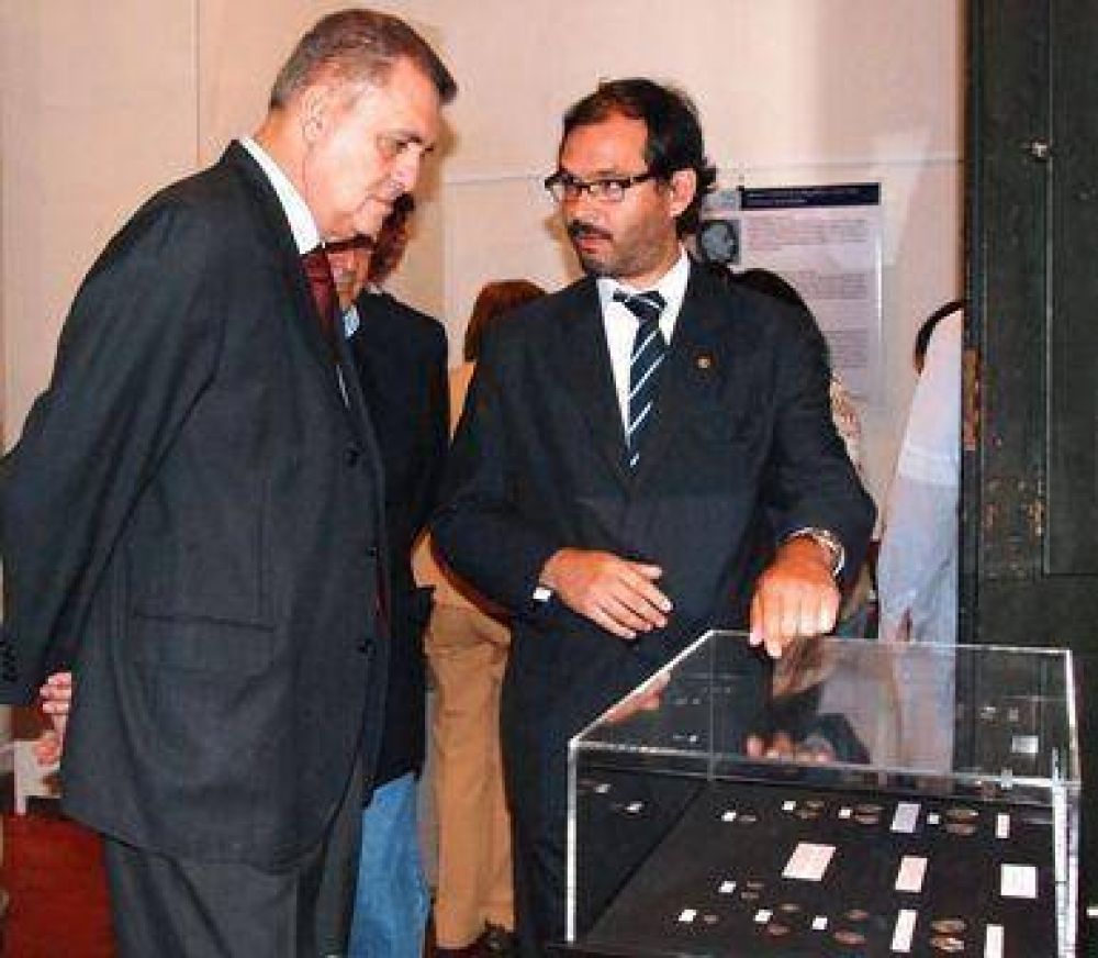 Se habilit� una muestra de monedas y billetes del siglo XVI hasta la fecha