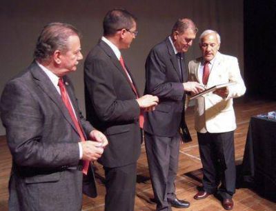 El Instituto Nacional Belgraniano entreg� medallas del Bicentenario