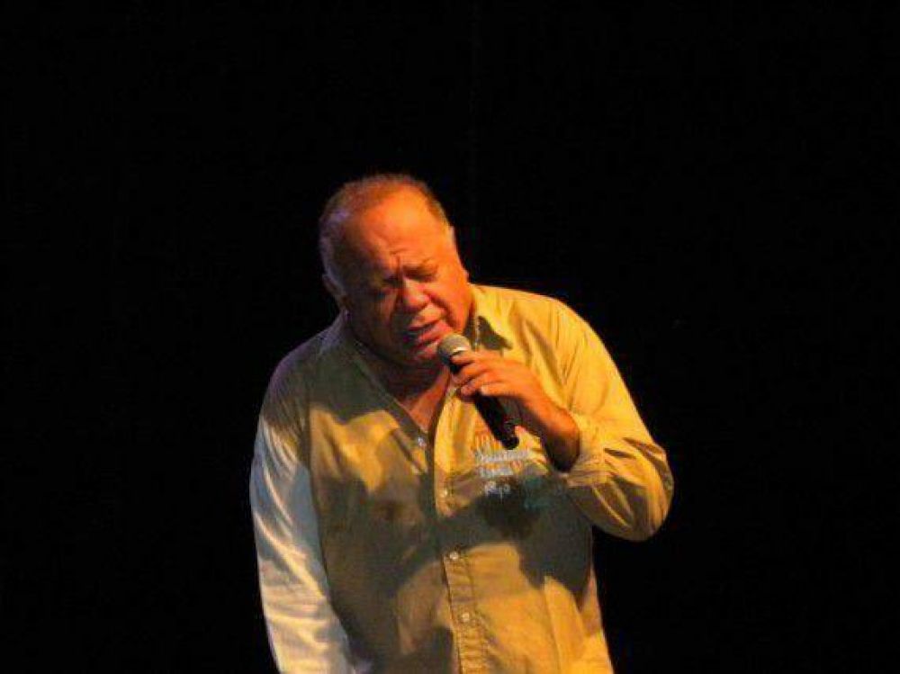 �En defensa Propia� explot� el teatro con el humor de Cacho Buenaventura
