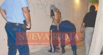 Vecinos golpean a un joven que intent� arrebatar una cartera