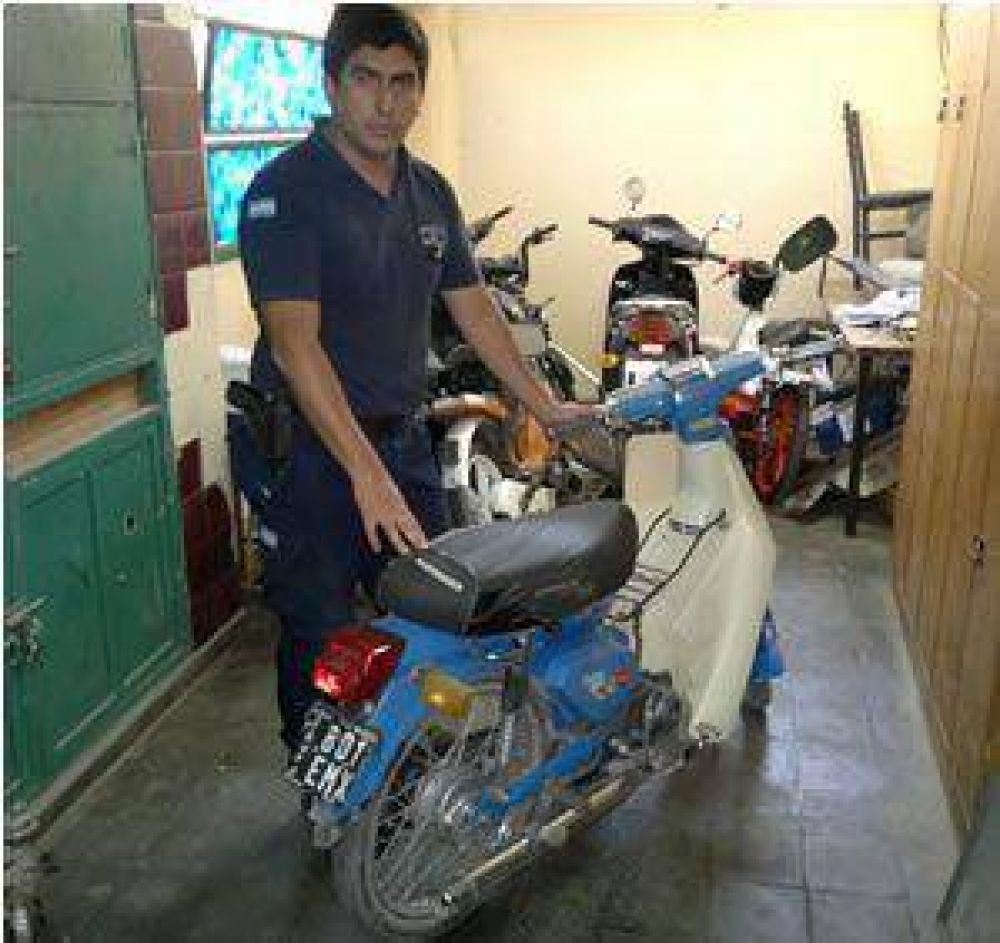 Entran a la casa de un polic�a y �ste detiene a un sujeto	