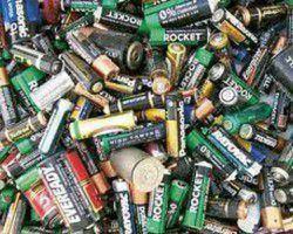 Ambiente intensifica la campa�a de recolecci�n de pilas y bater�as