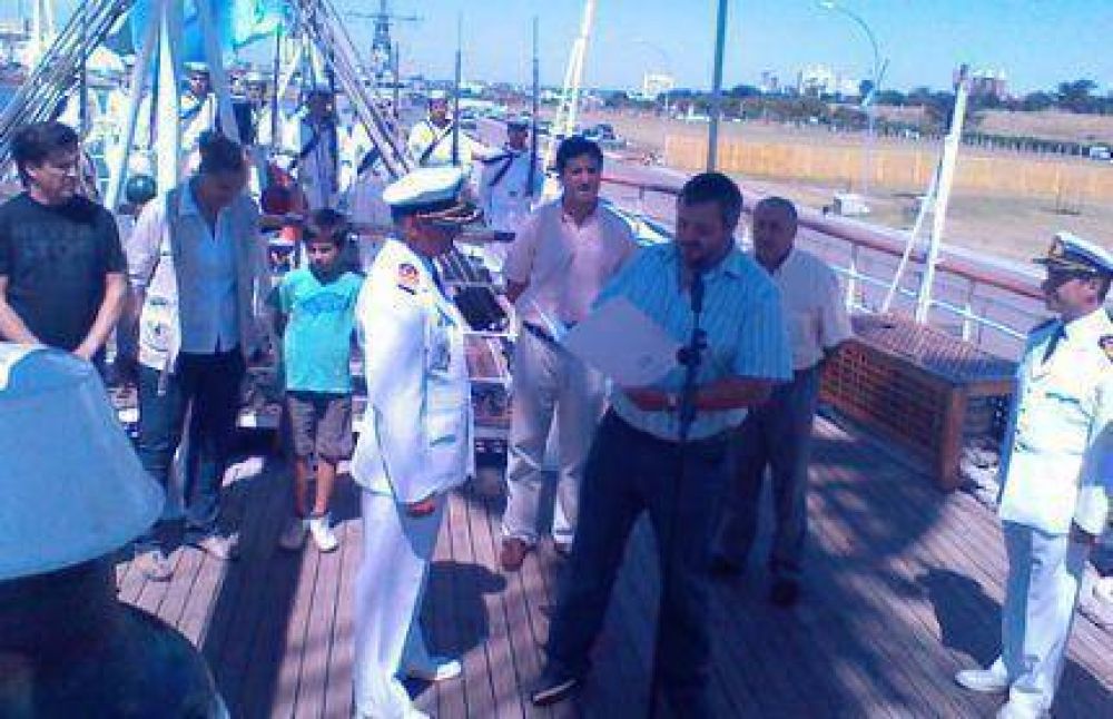 Los Concejales de la UCR reconocieron al Capit�n Pablo Lucio Salonio y su tripulaci�n.